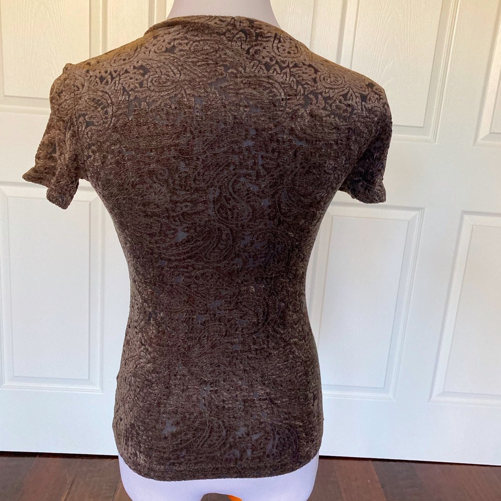 BCBG MaxAzaria Brown Paisley T-shirt Blouse S - Picture 2 of 3